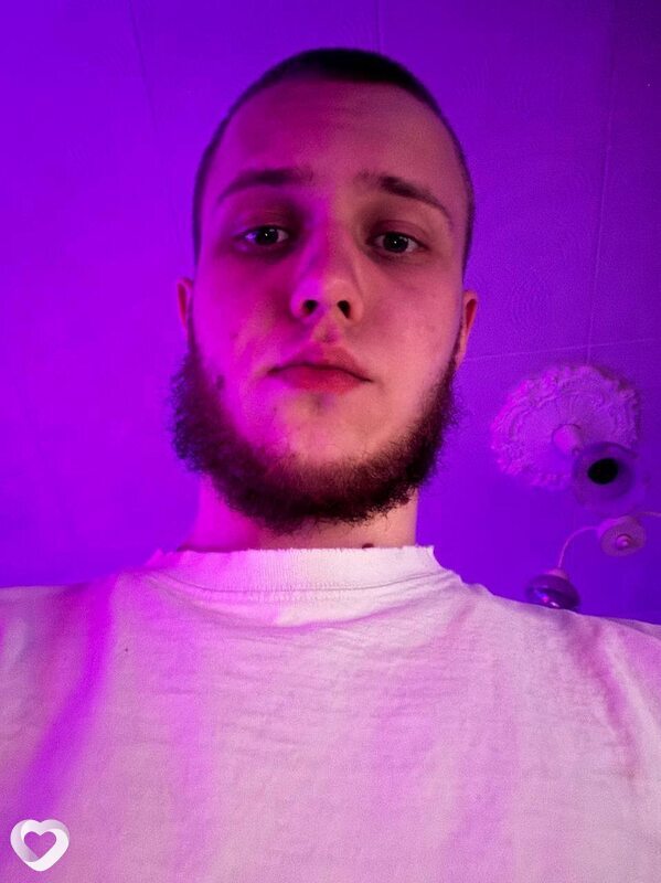 Антон, 21, Гатчине — анкета №4627764