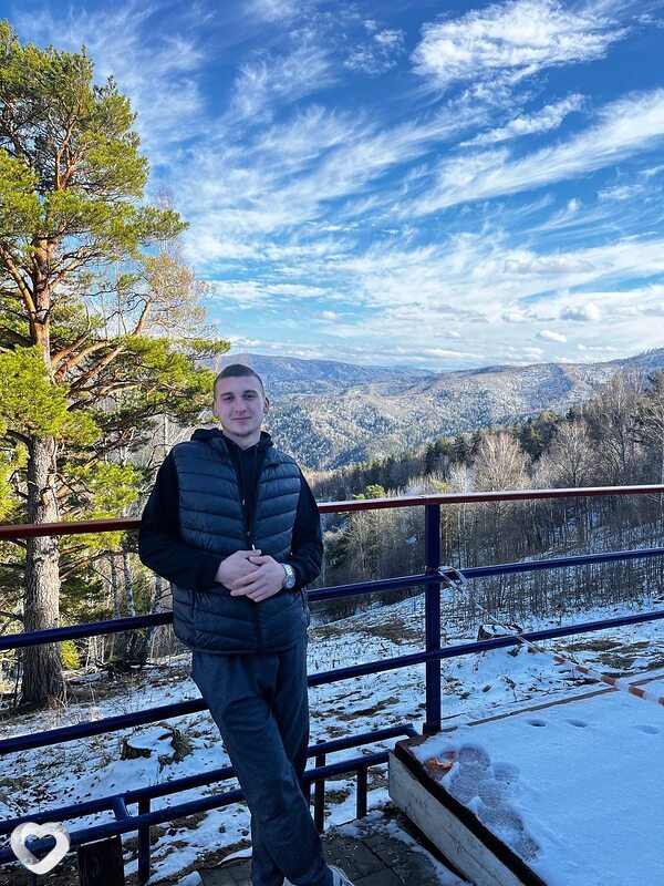 Денис, 23, Бийске — анкета №4628814