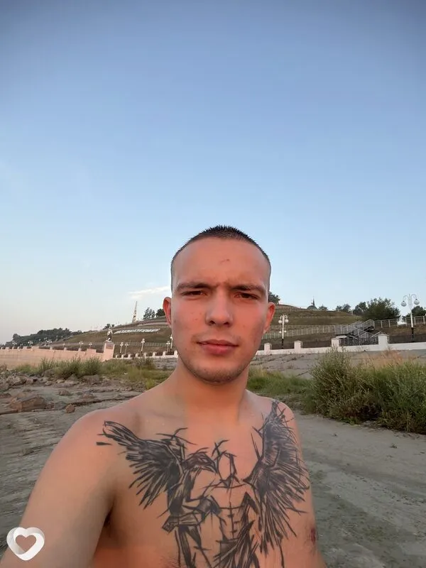 Артур, 18, Барнауле — анкета №4629243