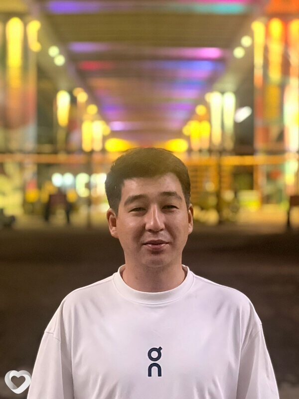 Макс, Семей