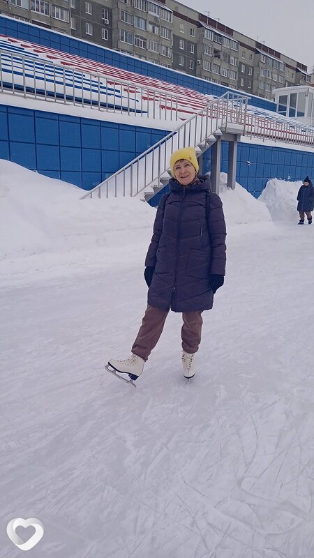 Лариса, Курган