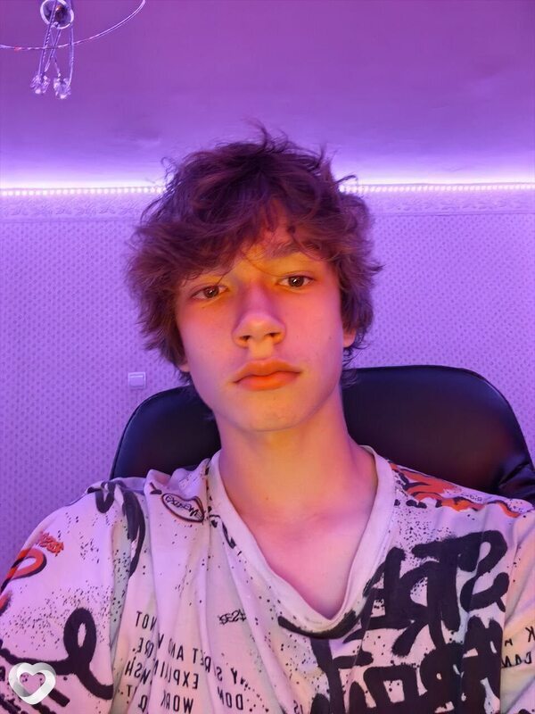 Даня, 18, Санкт-Петербурге — анкета №4644663