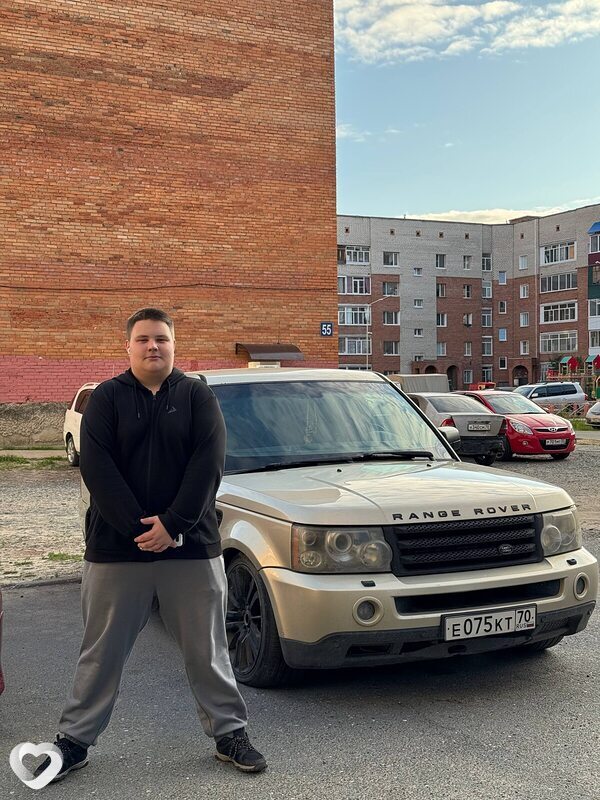 Максим, Курган