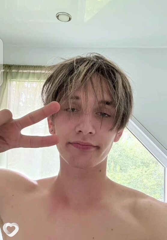 Денис, 21, Пскове — анкета №4646594