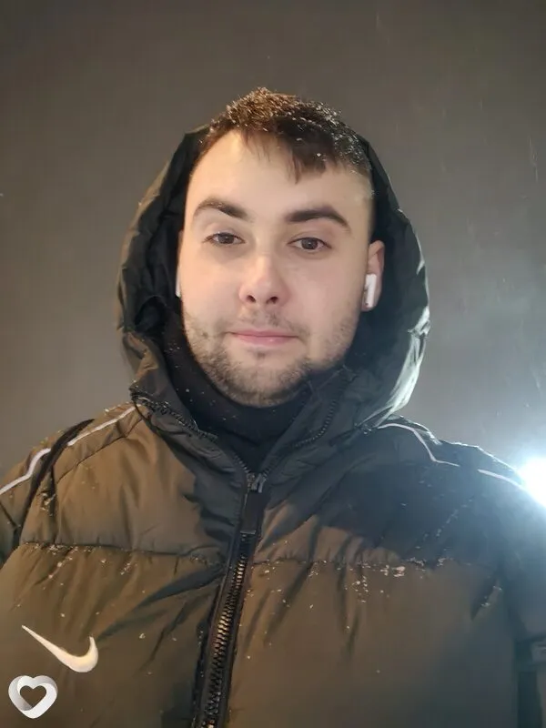 Артем, 25, Москве — анкета №4647405