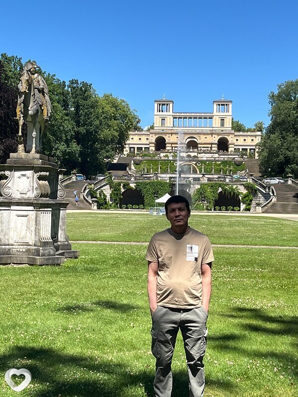Шерзод, Краков