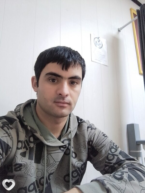 Ali, Таксимо