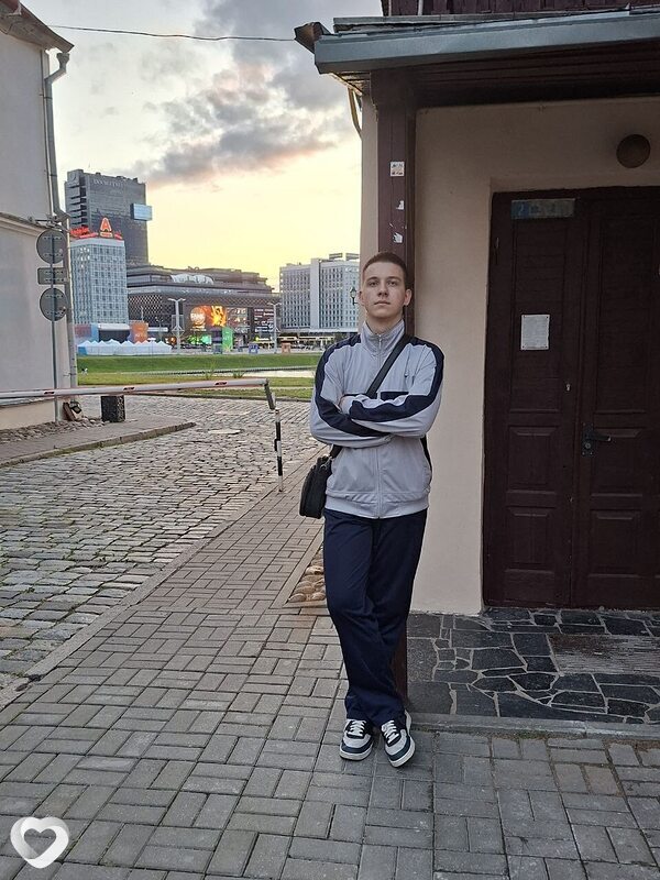 Михаил, 18, Минске — анкета №4650773