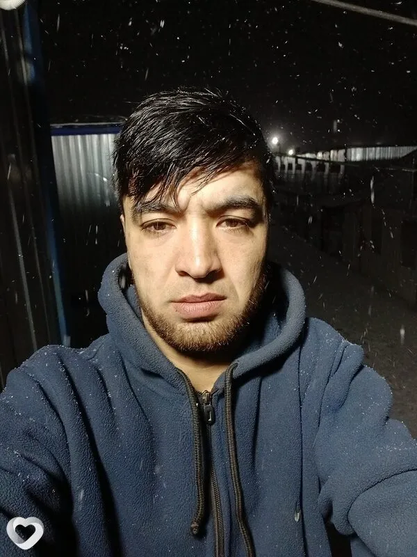 Толик, 25, Бийске — анкета №4650726