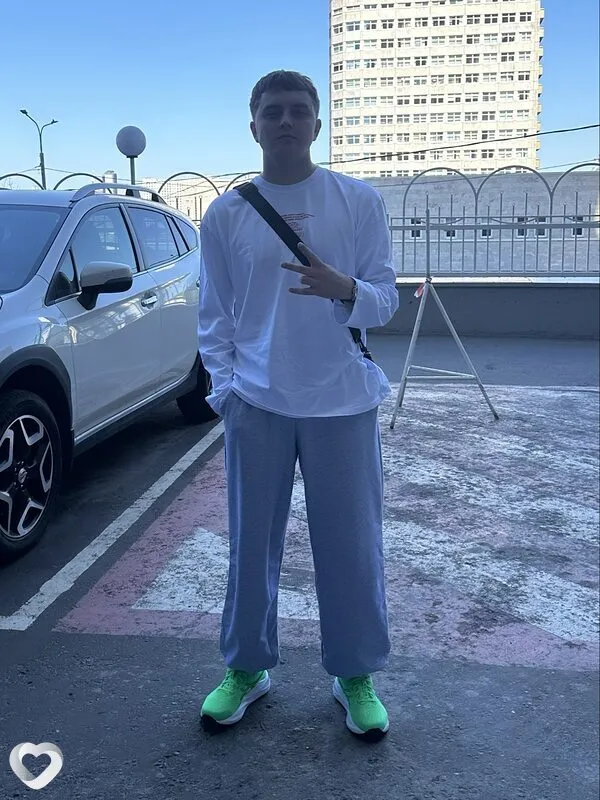 Денис, 22, Москве — анкета №4652631