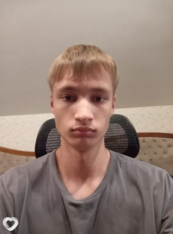 Денис, 18, Москве — анкета №4654078