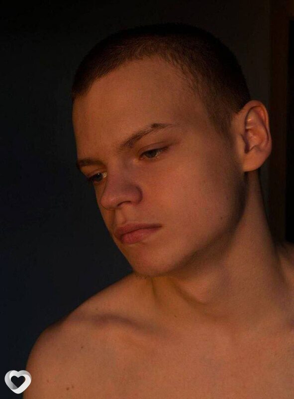 Саша, 19, Тюмени — анкета №4657240