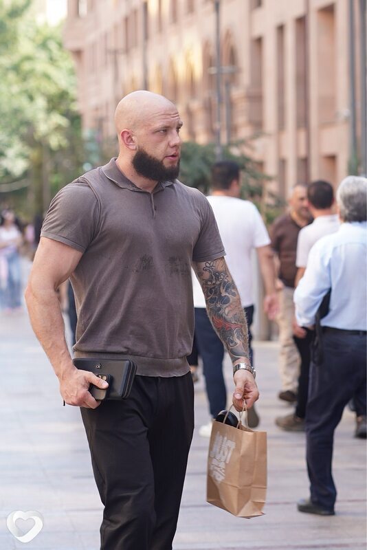 Artem, Ереван