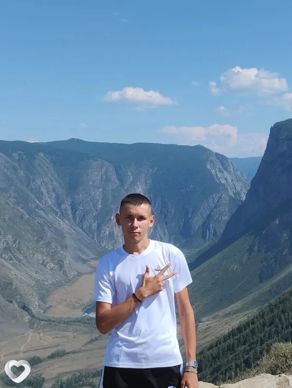 Влад, 19, Барнауле — анкета №4666163