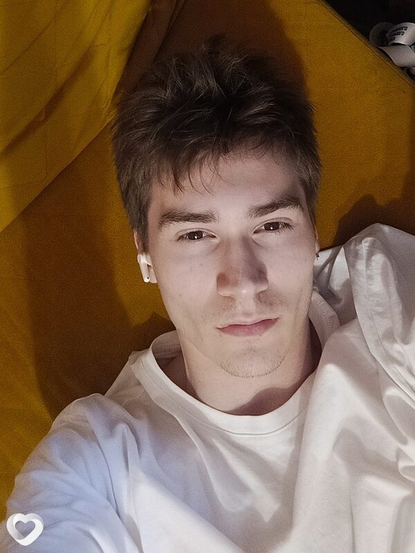 Лев, 18, Москве — анкета №4666417