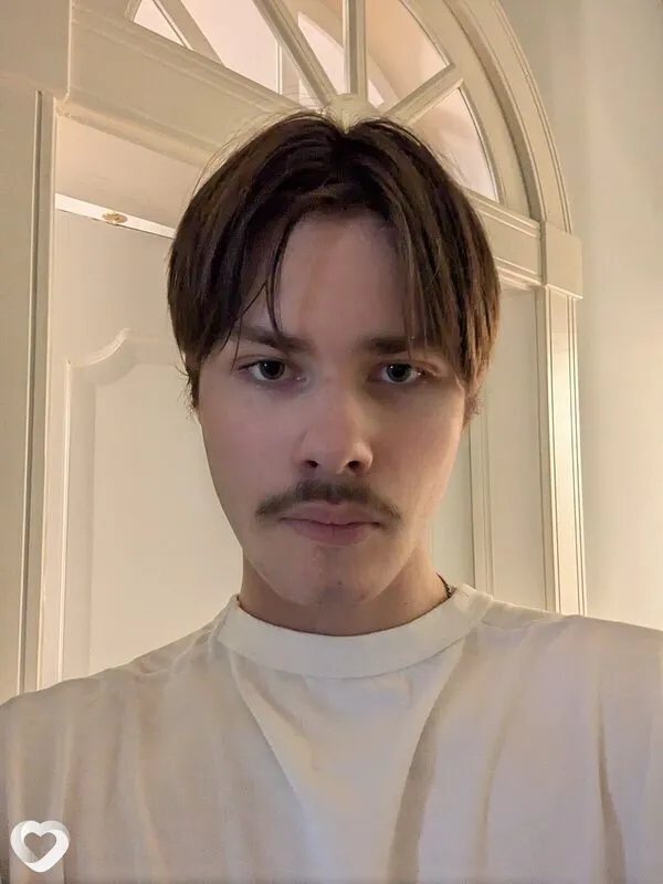 Лев, 21, Москве — анкета №4667514