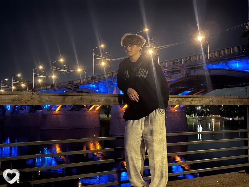 Лев, 18, Красноярске — анкета №4671065