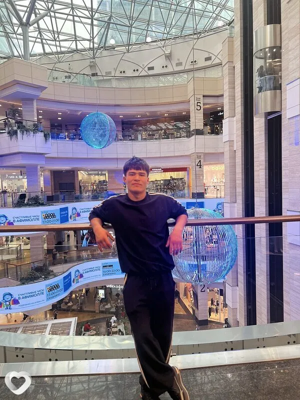 Дийорбек, 20, Москве — анкета №4673086