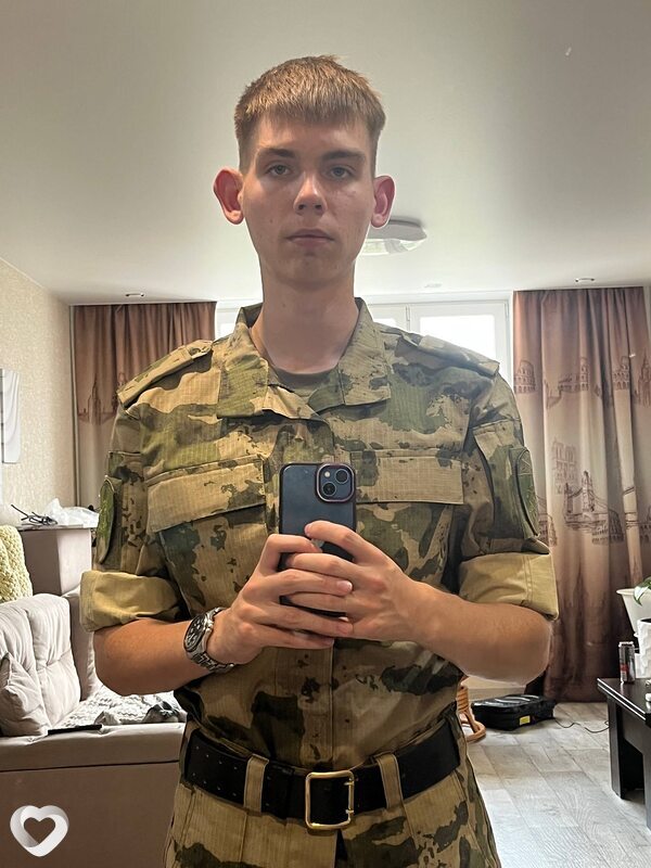 Илья, 19, Красноярске — анкета №4673889