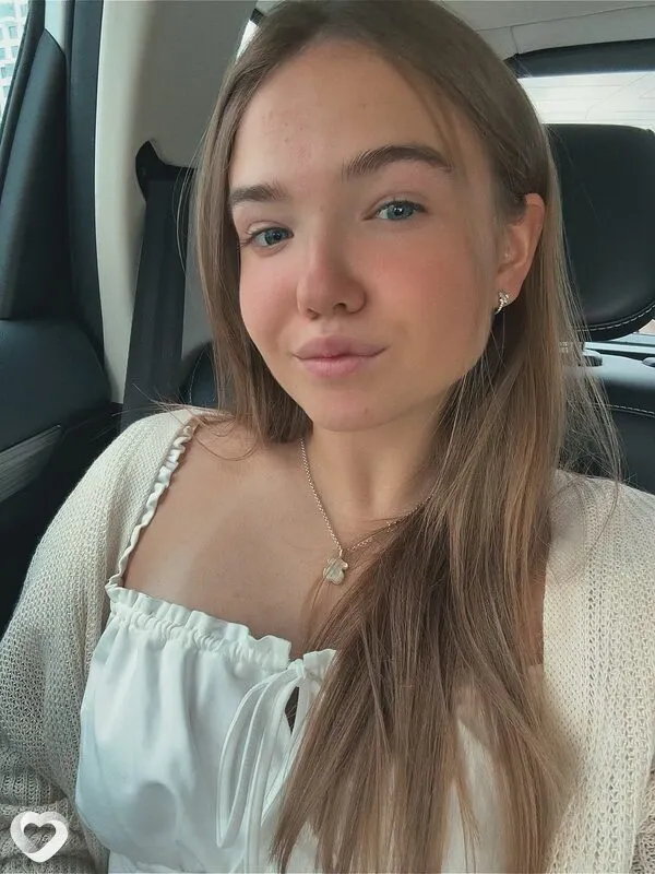 Полина, 18, Москве — анкета №4675997