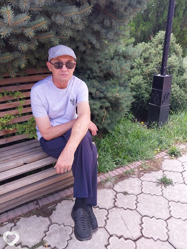 Максим, Тараз