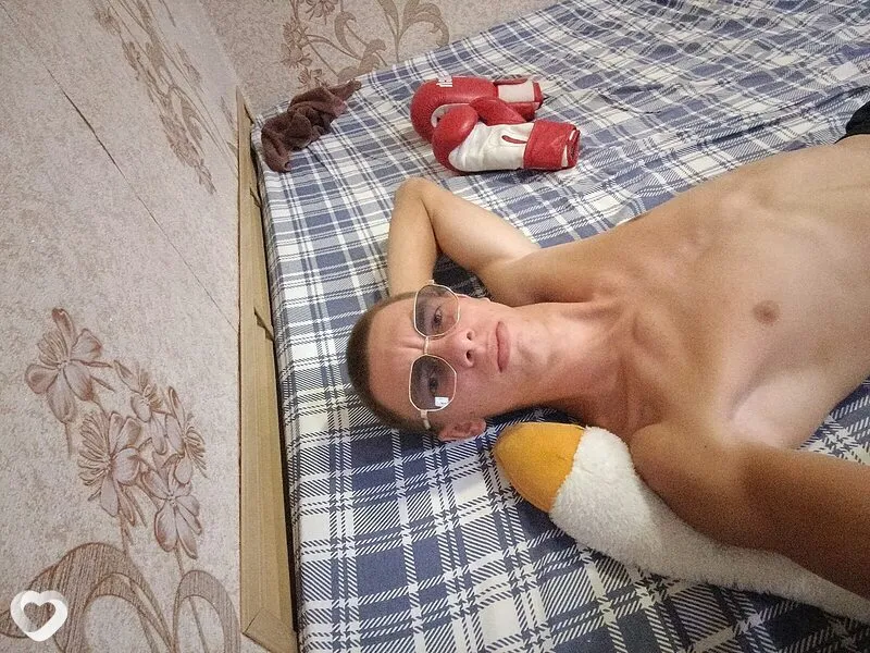Роман, 18, Барнауле — анкета №4680881