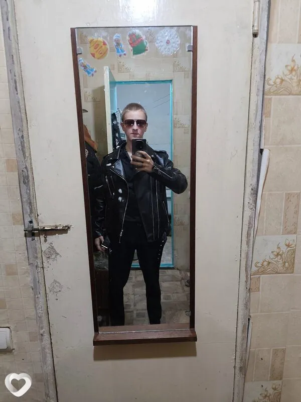 Антон, 18, Москве — анкета №4684151