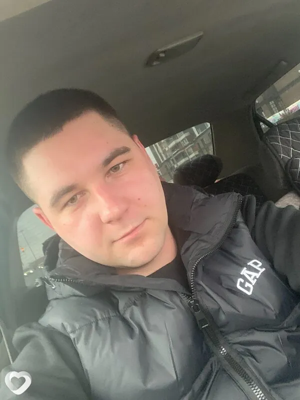 Артём, 25, Барнауле — анкета №4690615