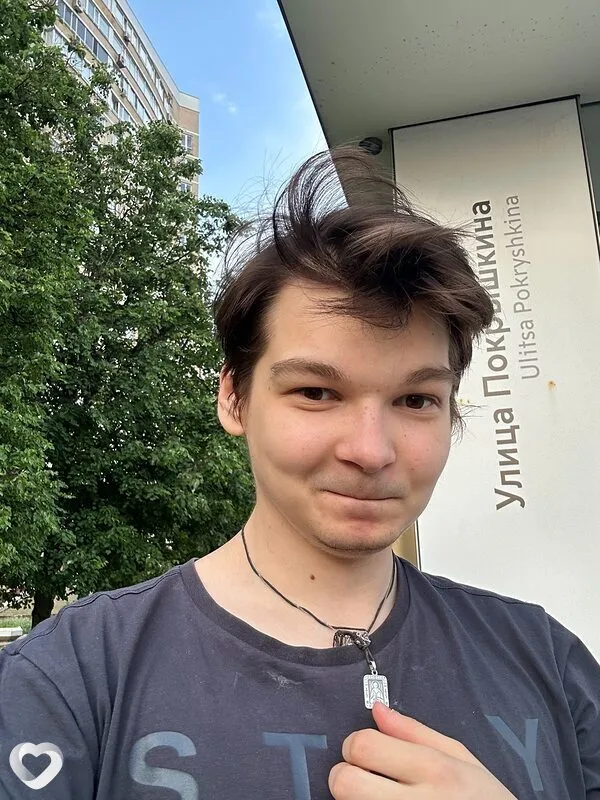 Максим, 23, Москве — анкета №4690628
