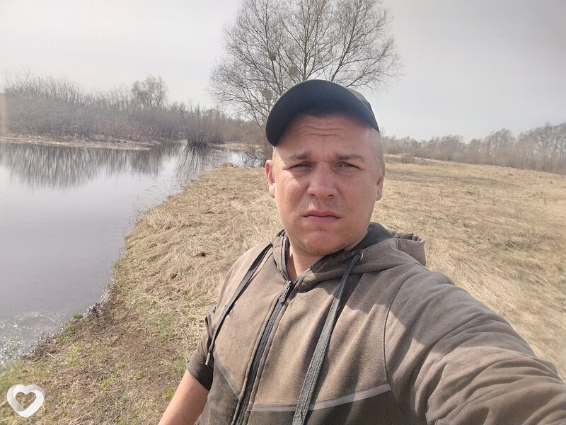Артём, Петриков